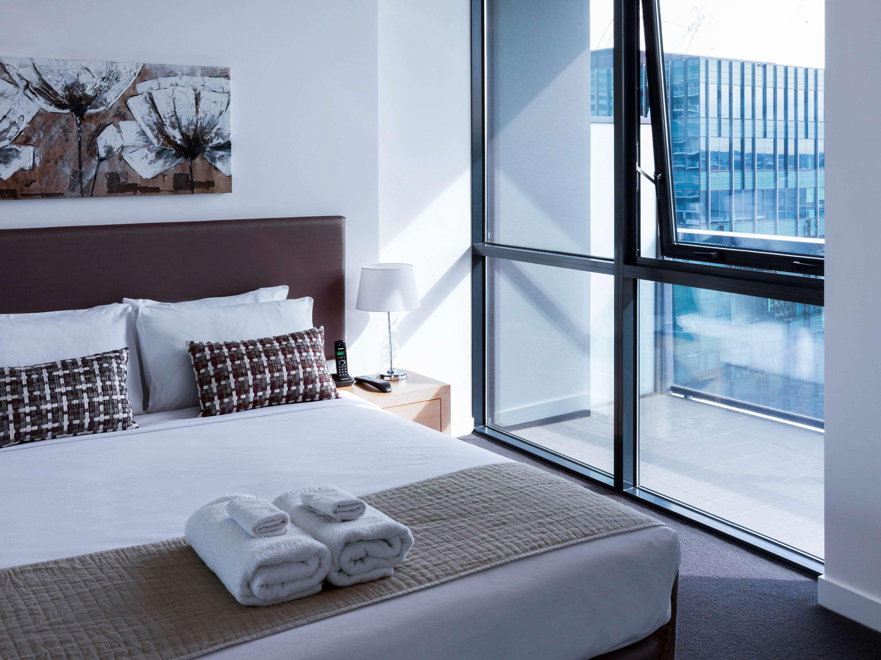 The Sebel Melbourne Docklands Hotel Экстерьер фото